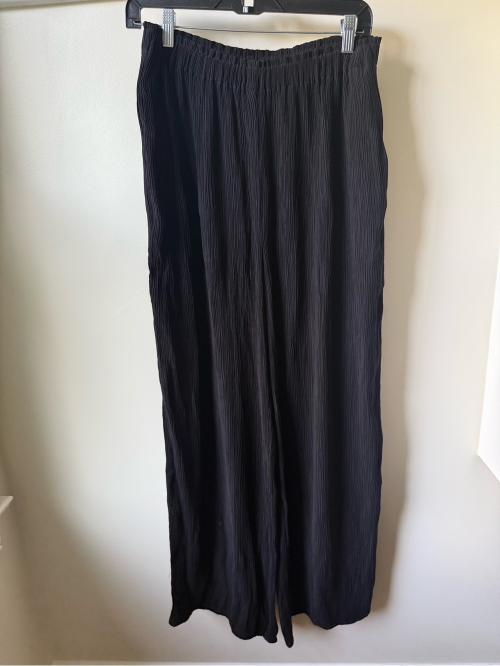 NWOT LA LIGNE Aria Wide Leg Black Crinkle Crepe Pull On Pants Comfy Textured M